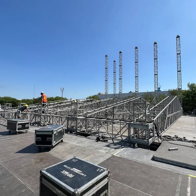 GROUND SUPPORTS, ESCENARIOS, HOSPITALITIES, LAYHER, MOTORES CM, TRUSSES CIRCULARES, RIGGING, RIGGERS ROLLING RISERS, CARPAS LOSBERGER, TELONES, KABUKI, TRUSSES DIFERENTES DIMENSIONES